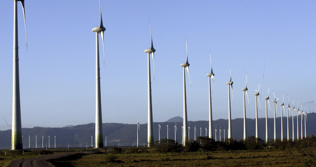 Governo dos EUA suspende energia eólica por segurança nacional