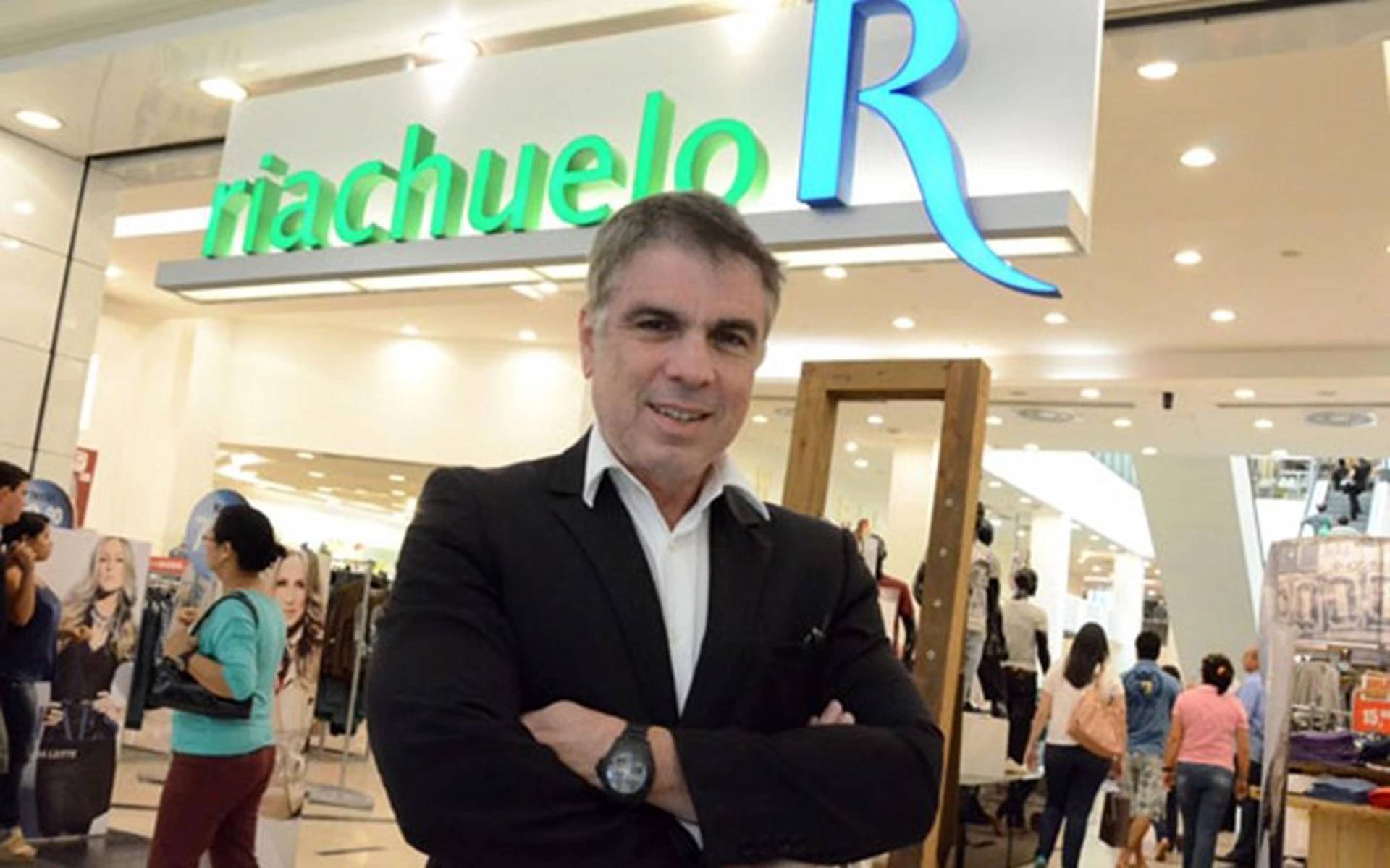 Dono da Riachuelo critica fim da escala 6x1 e prevê alta de custos