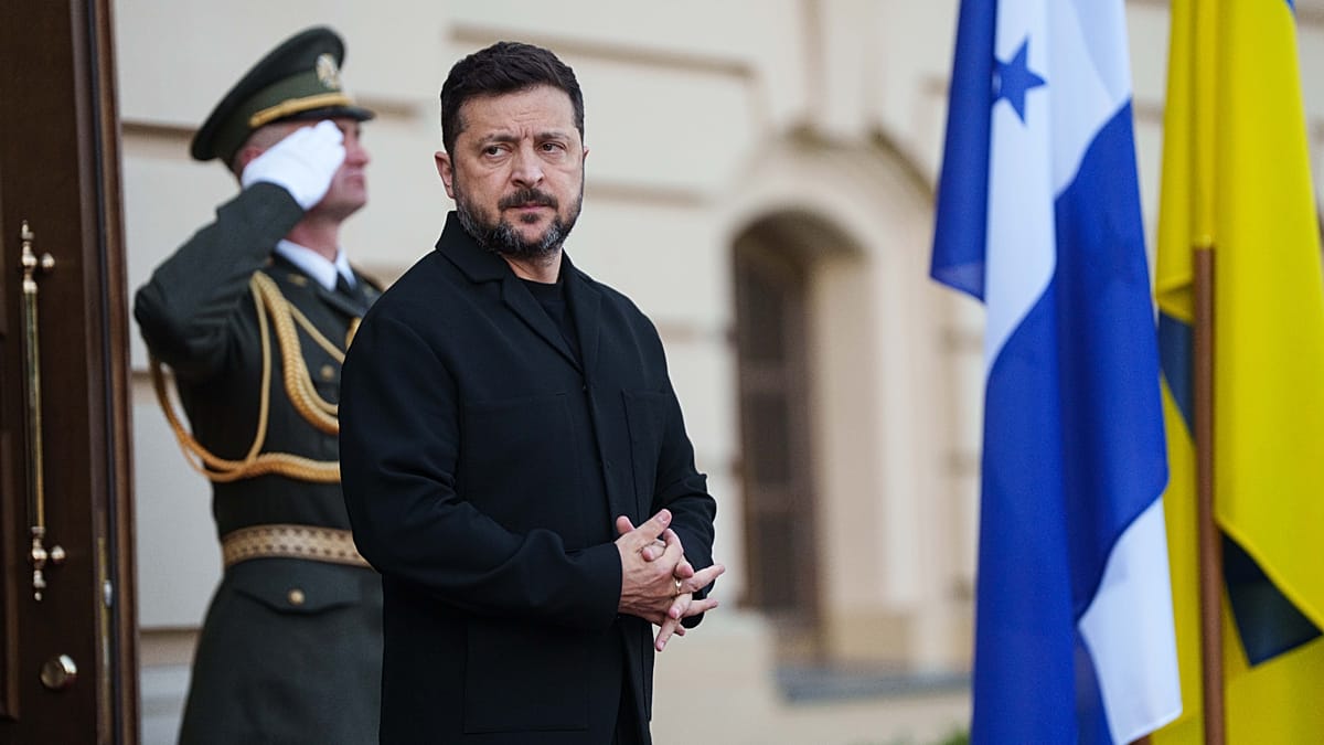 Zelenskyy dá ultimato a Lukashenko para remover drones
