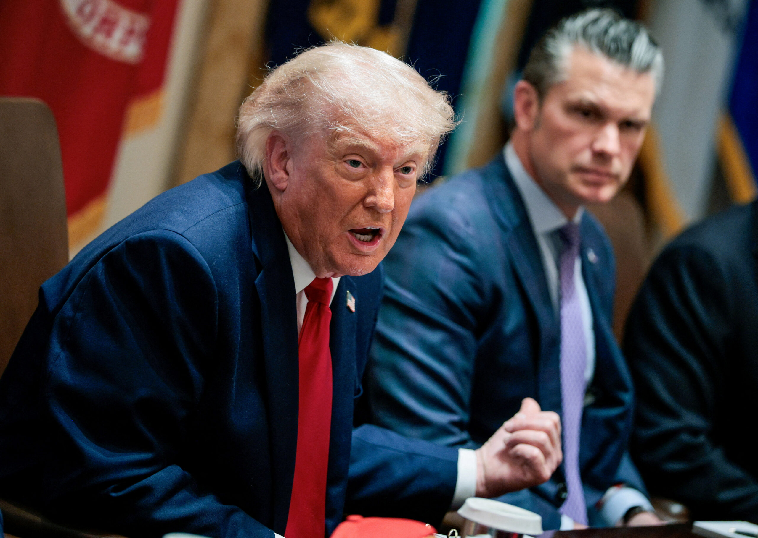 Câmara dos EUA aprova medida sobre guerra no Irã, revés a Trump