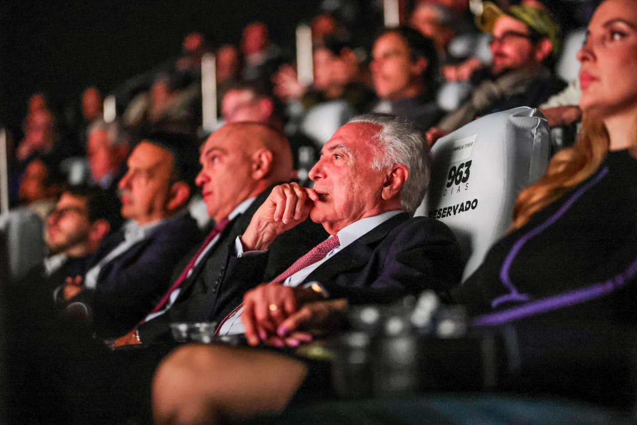 Temer se diz muito impopular em documentário 963 dias