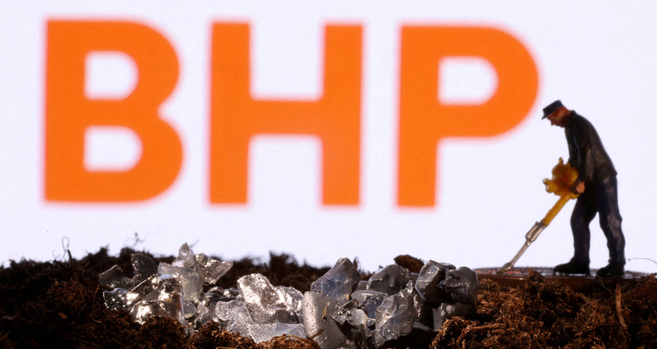 BHP registra produção recorde de minério de ferro e preços mais altos