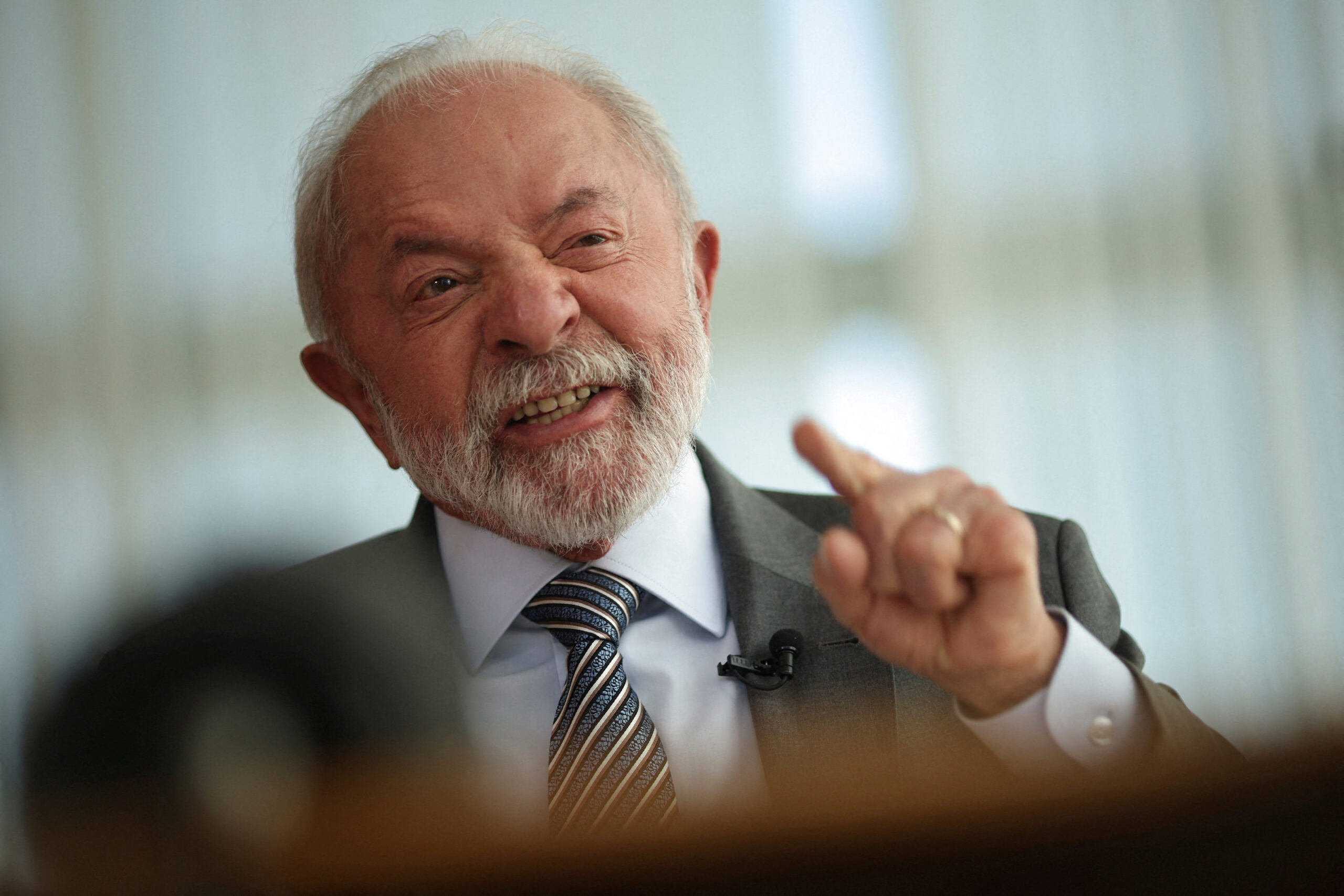 Lula critica Flávio Bolsonaro sobre tarifaço e chama postura de entreguismo