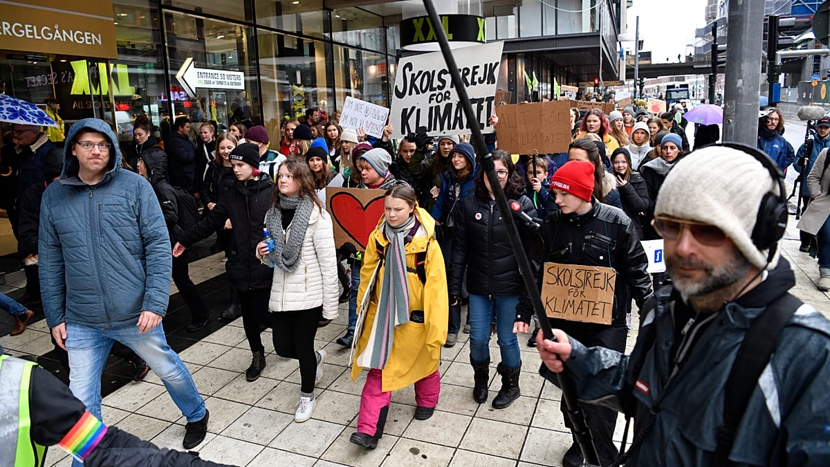 Manifestação de Greta Thunberg em Estocolmo reúne 10 mil