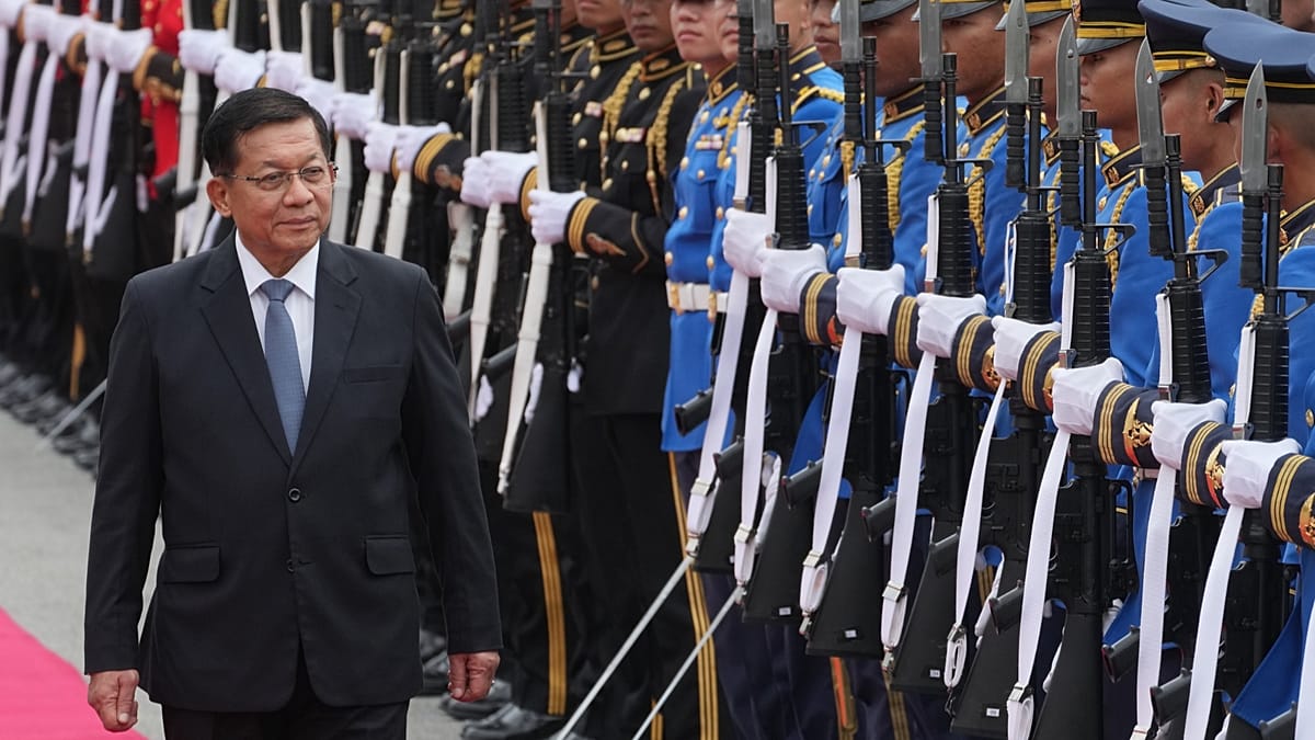 Min Aung Hlaing busca legitimidade em visita à Tailândia