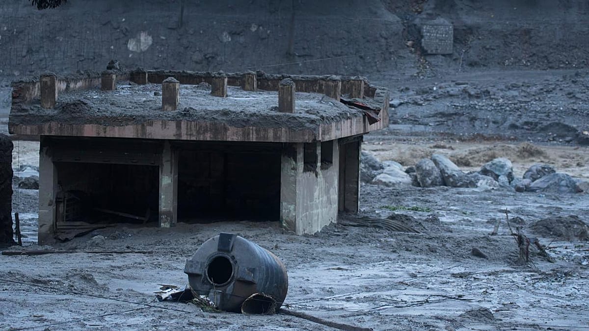 Imagens mostram vale de Rasuwa submerso pela inundação no Nepal