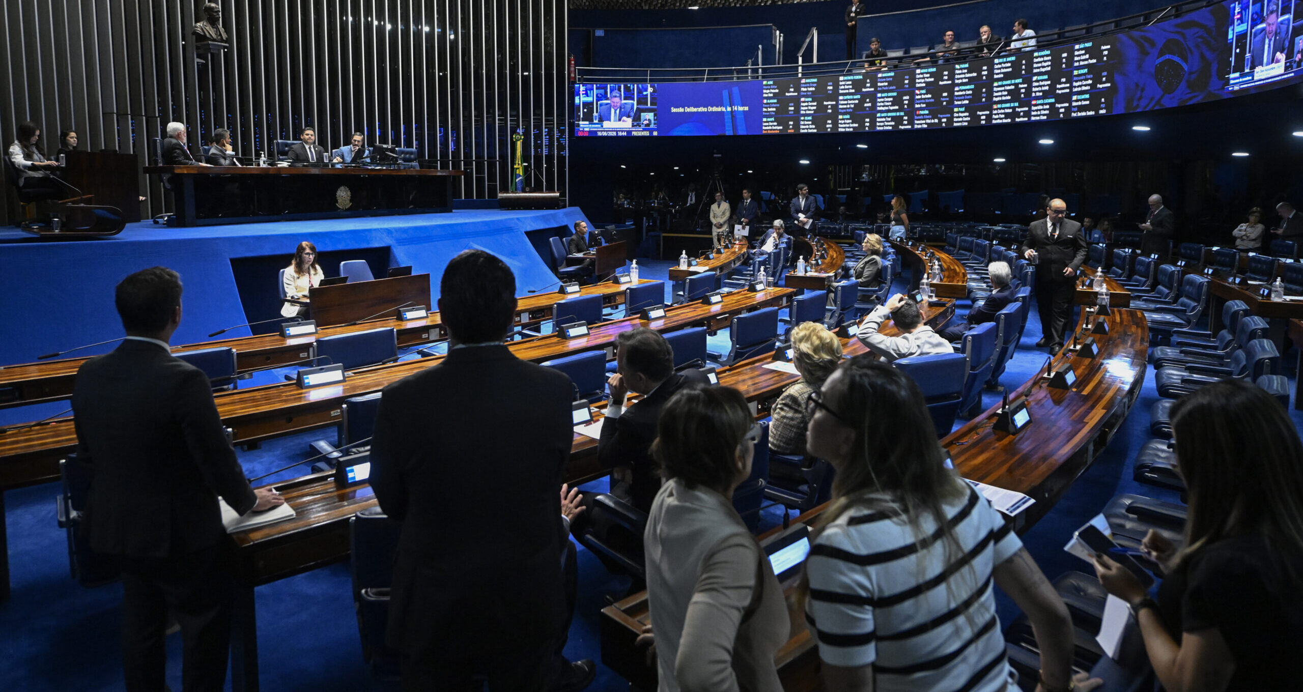 Senadores miram novos cargos na renovação do Senado em 2026