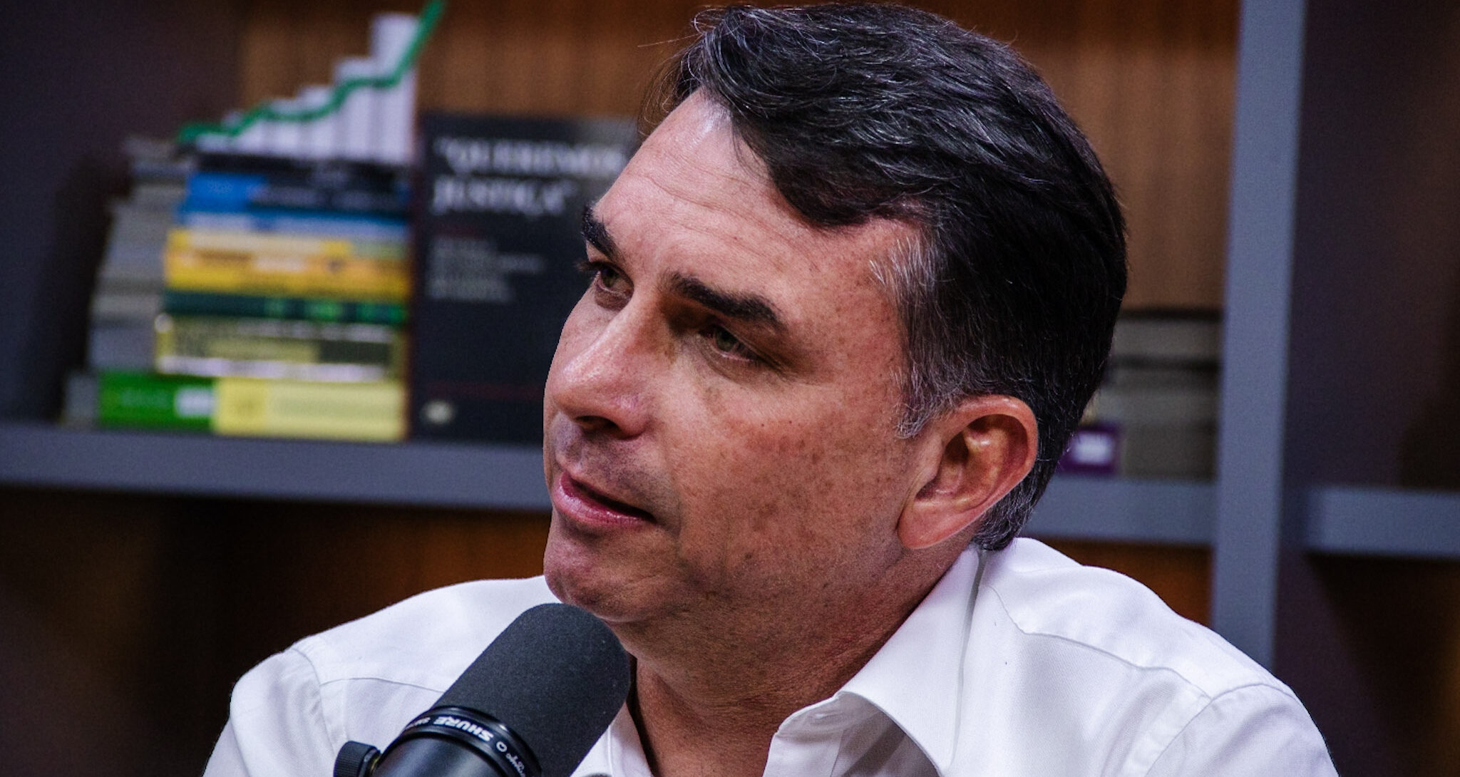 Flávio Bolsonaro critica Moraes em carta no Dia dos Pais
