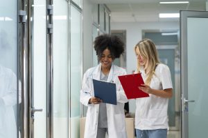 Autonomia de médico PJ em vínculo empregatício é afastada