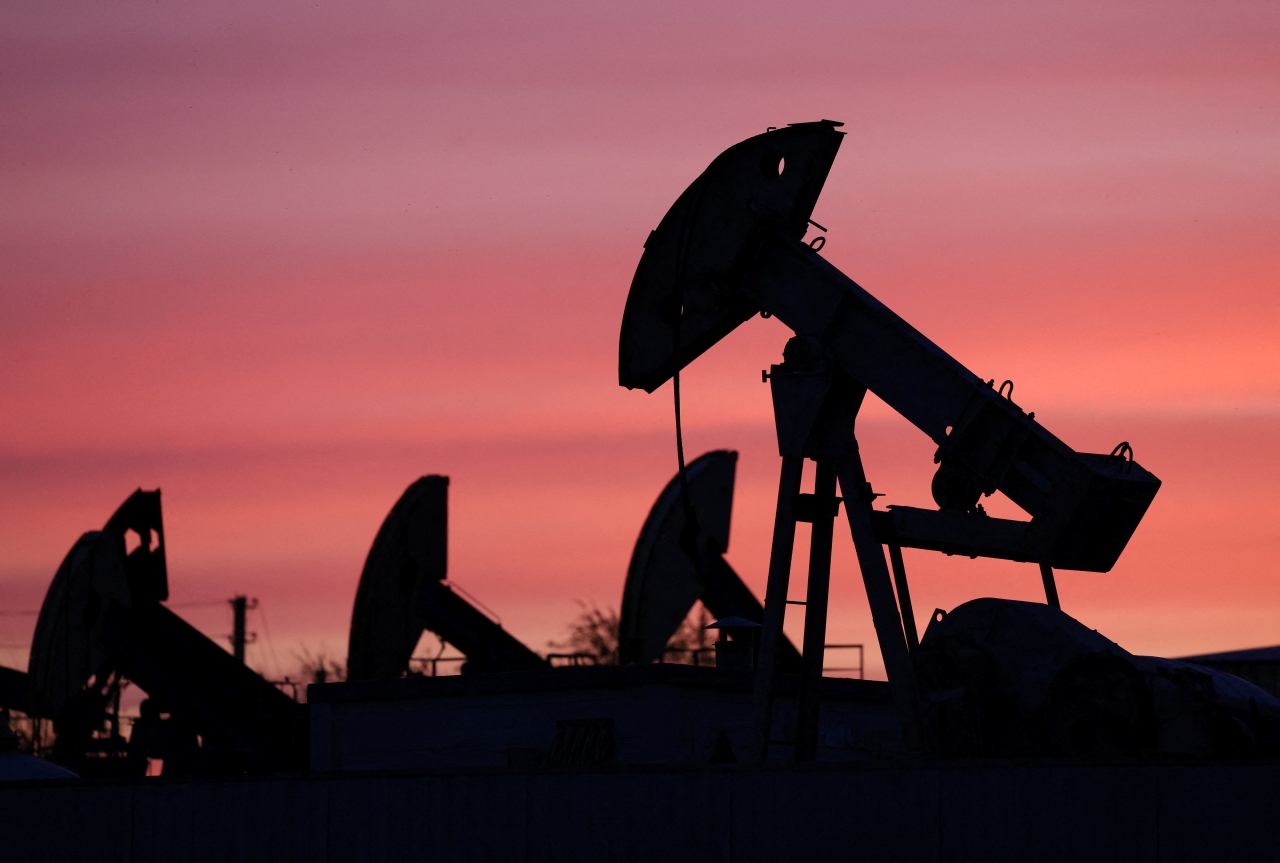 Petróleo sobe 4% após acordo sobre Ormuz