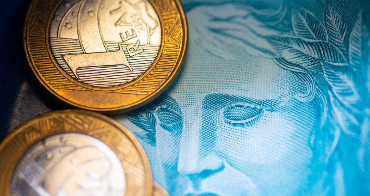 Orçamento 2027 vai ao Congresso com superávit de 0,1%