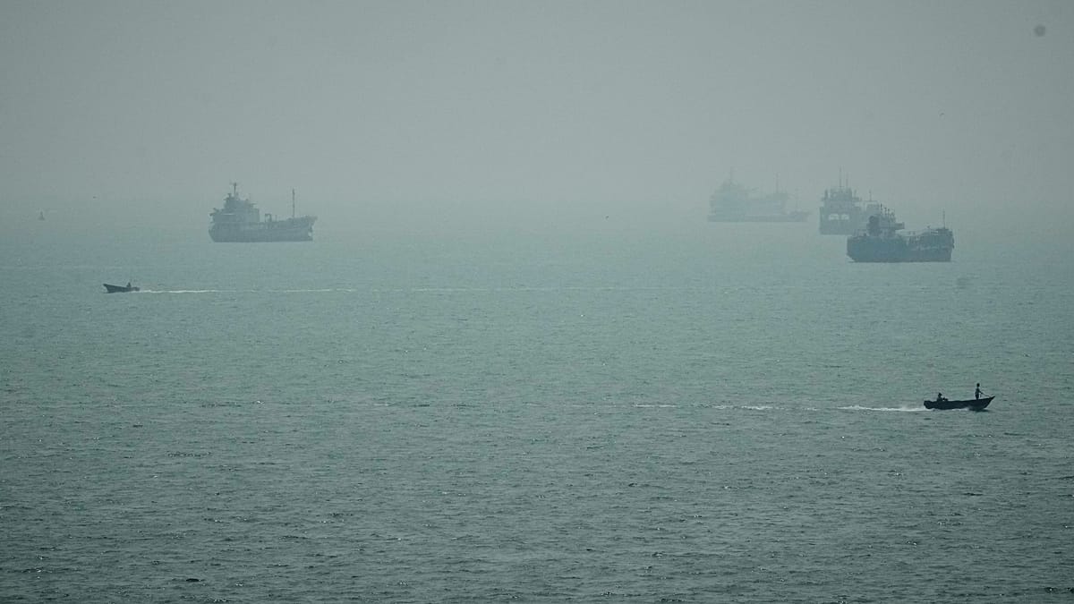 Ataque a navio no estreito de Ormuz deixa um morto