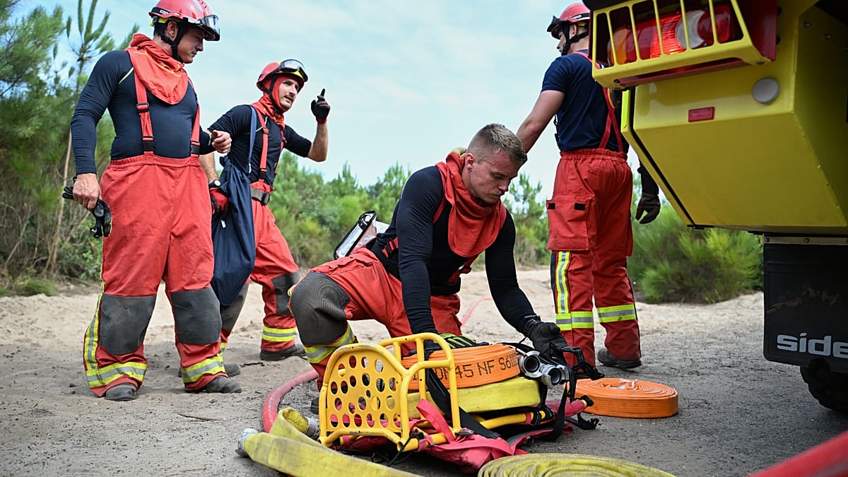 Incêndio no mercado de Marselha devasta Marché du Soleil