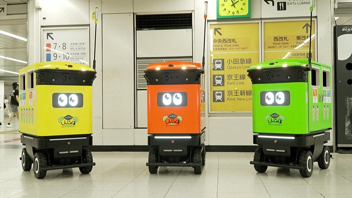 Japão testa caixotes de lixo robóticos em Shinjuku