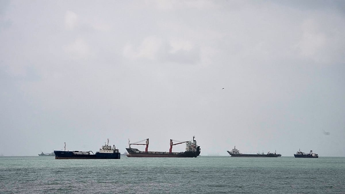 EUA atacam petroleiro iraniano perto da ilha de Kharg