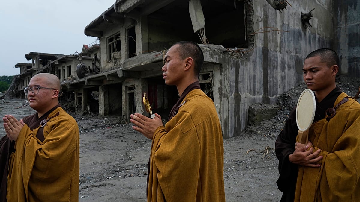 Nepal vive luto e resgates após cheias fatais