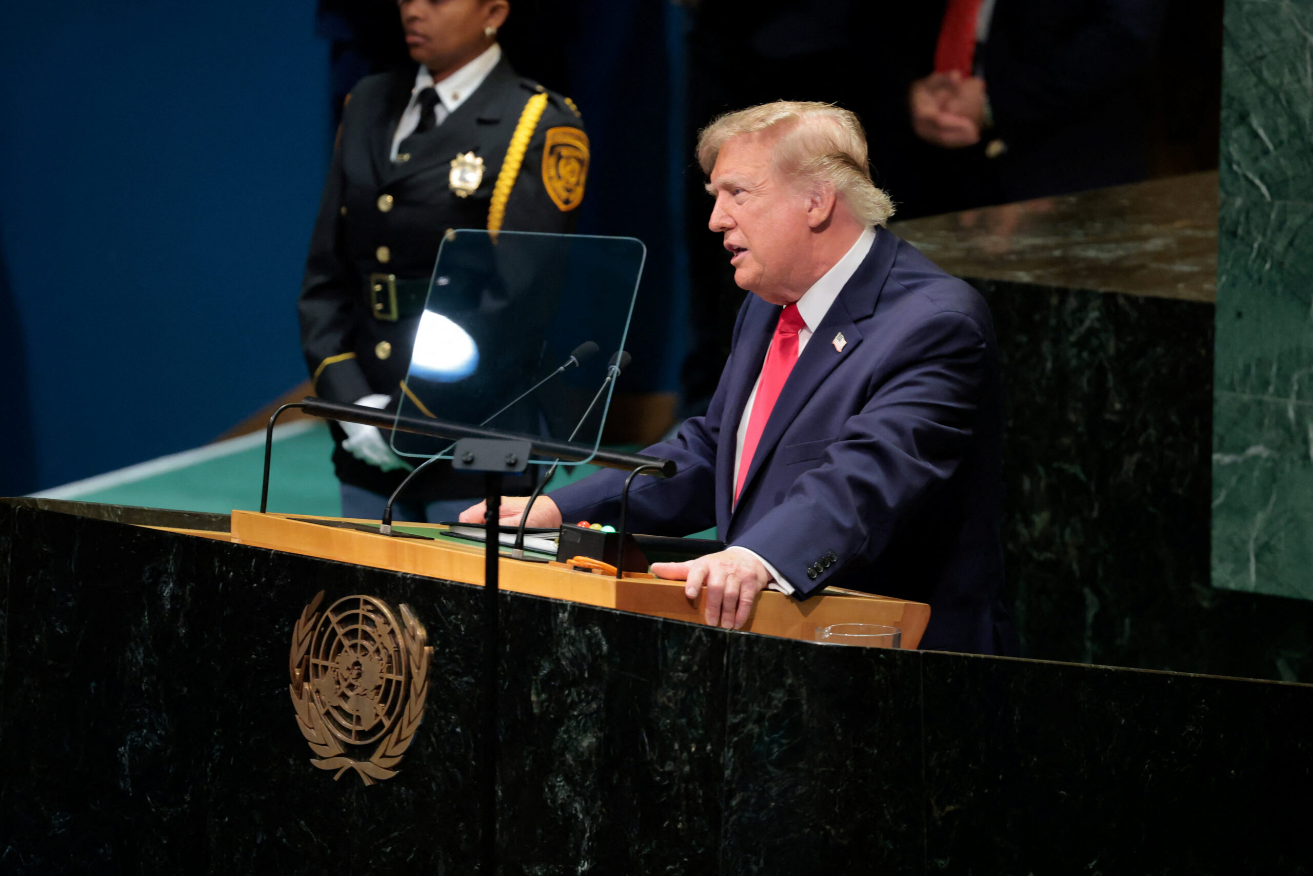 Trump diz que pode aniquilar Irã sem acordo de paz