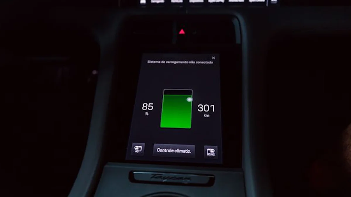 Carro elétrico: como o painel calcula a autonomia