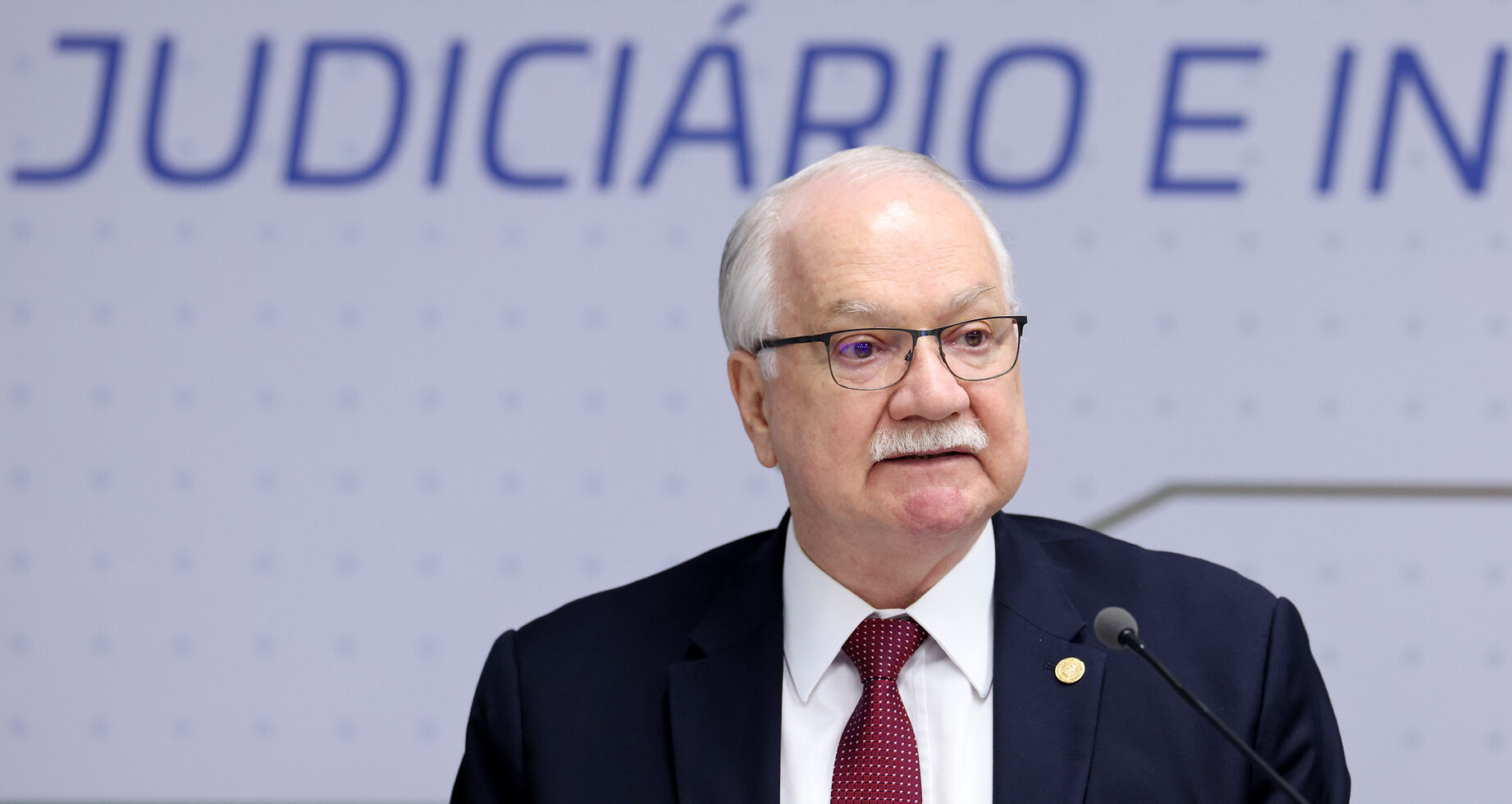STF sofre pressão para adiar sessão sobre celular Vorcaro