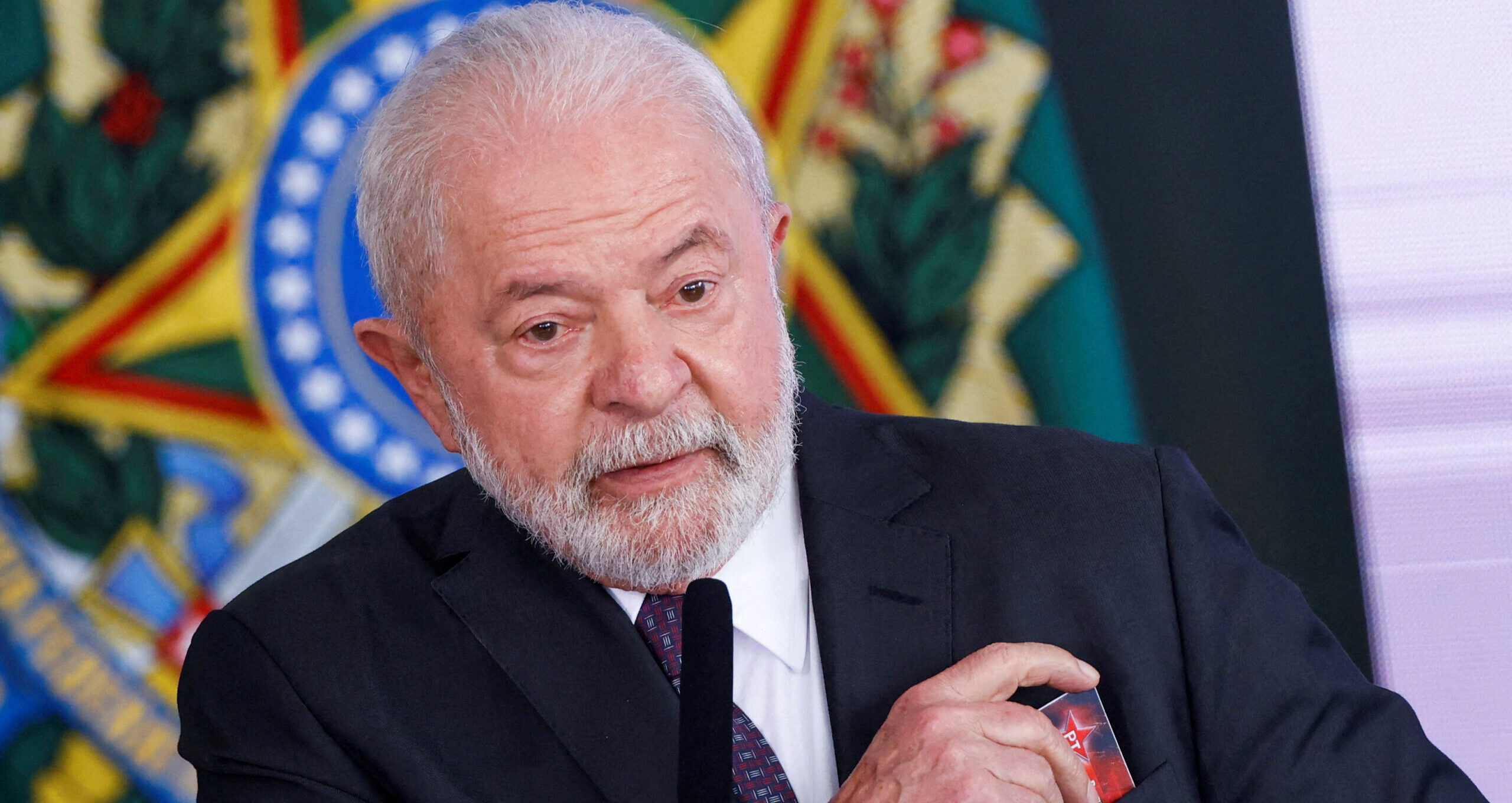 Lula anuncia PAC 4 e reserva royalties para educação