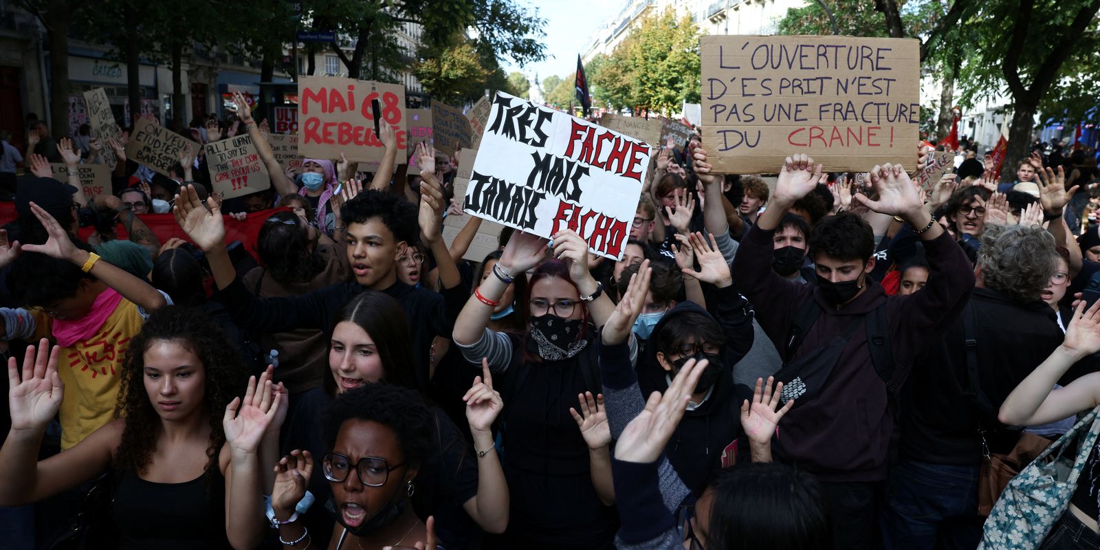 Protestos na França bloqueiam 1,8 mil escolas