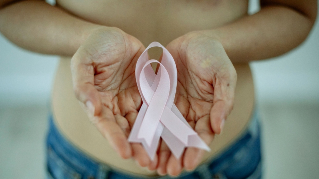 Outubro Rosa: obesidade eleva risco de câncer de mama