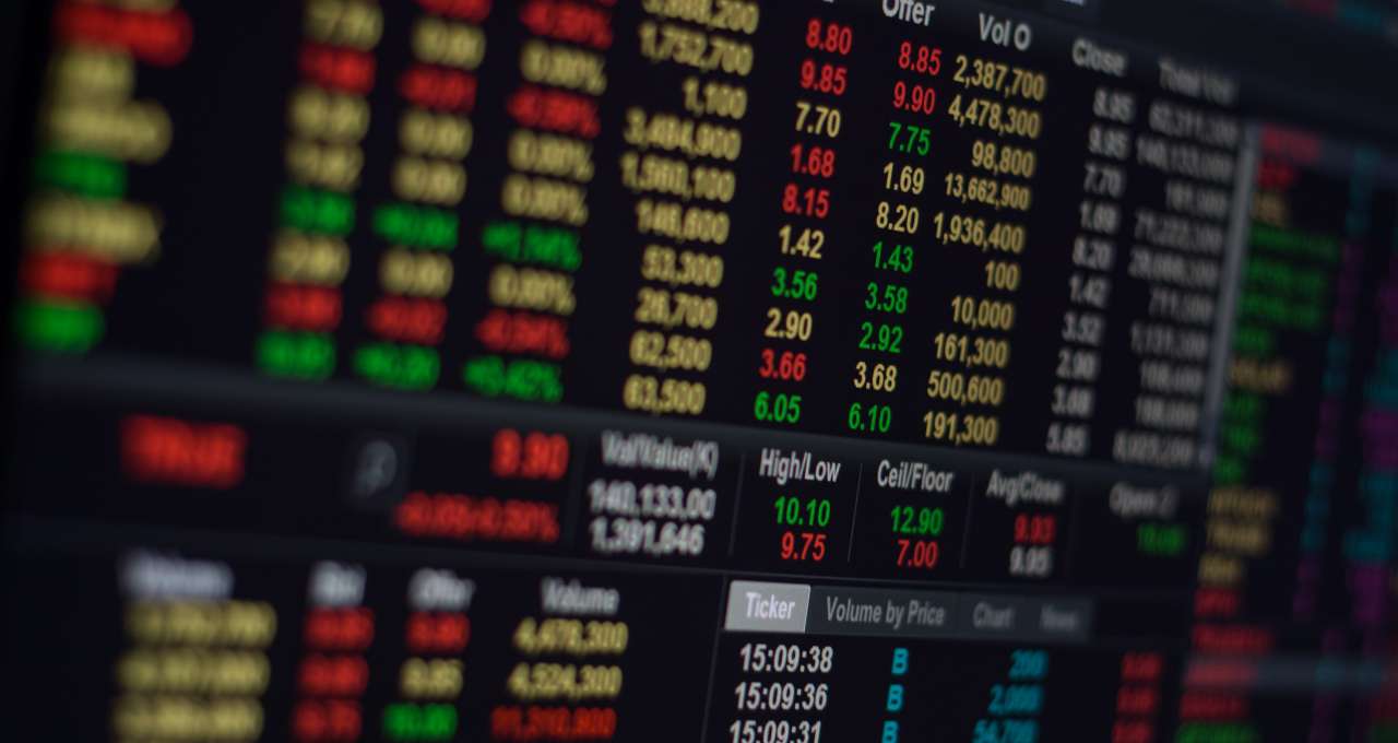 Bolsas da Europa avançam com impulso de tecnologia