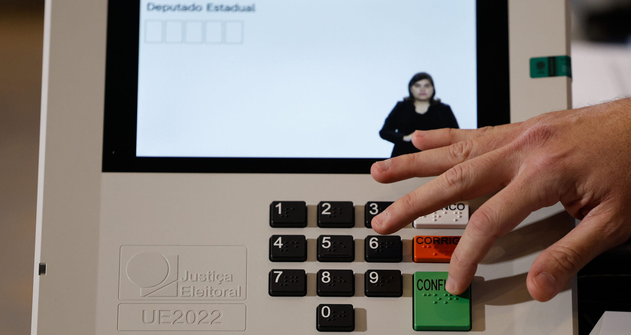 TRE-BA manda prender secretário de Salvador por restringir ônibus