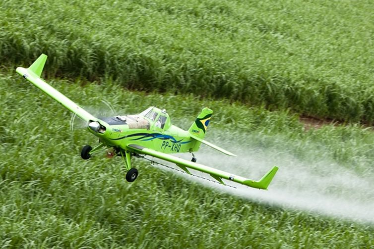 Brasil é 2º maior importador de pesticidas banidos na UE