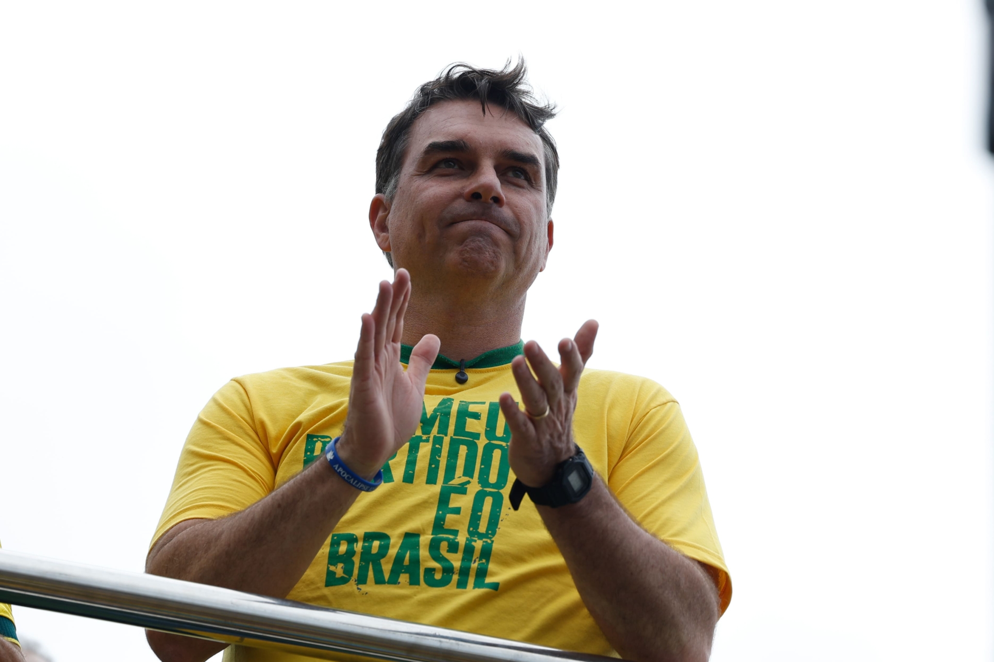 Flávio Bolsonaro quer retirar split payment da reforma